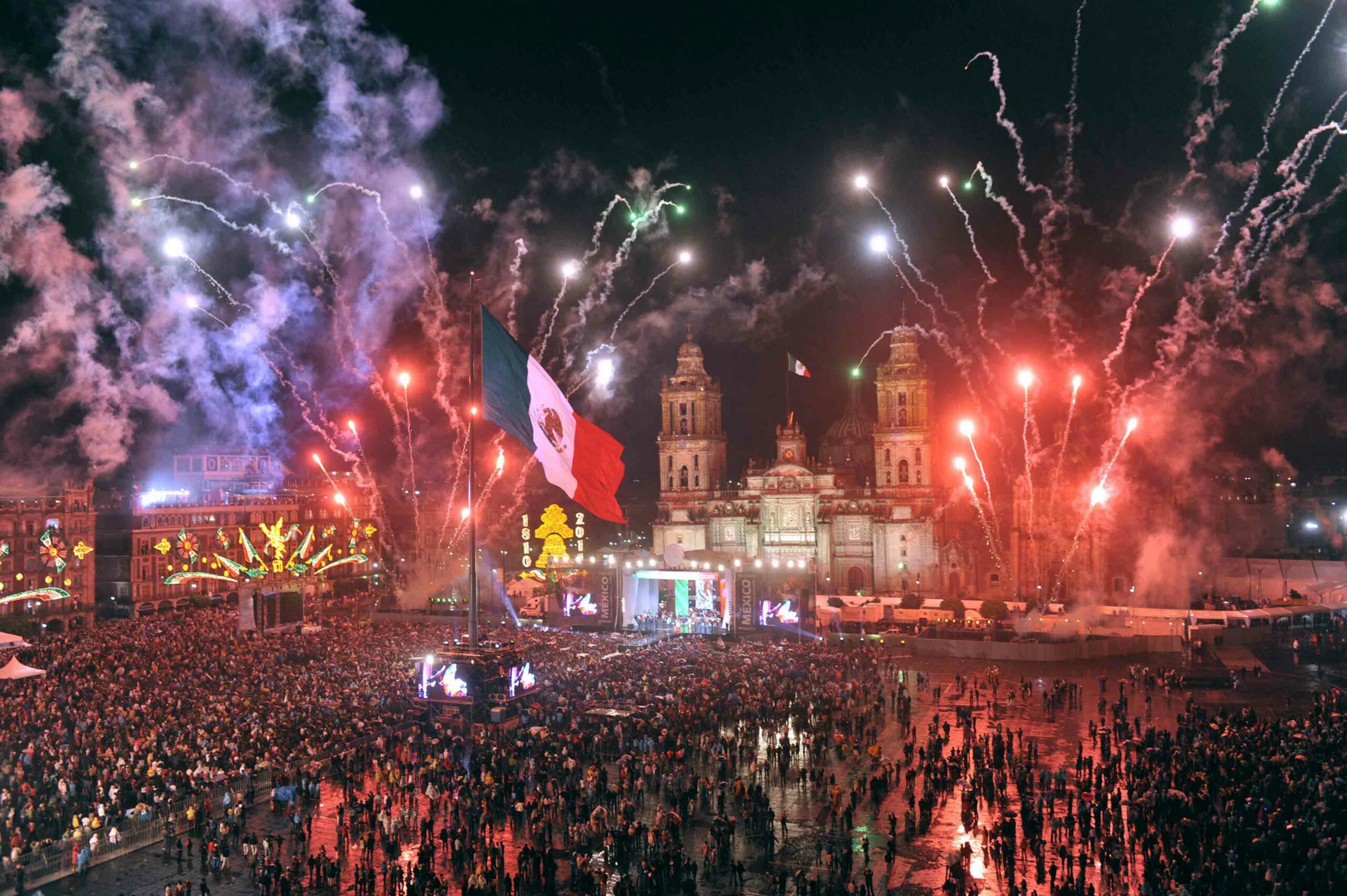 El Grito de Independencia en el Zócalo y las delegaciones