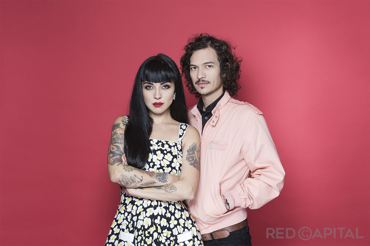 Caloncho y Mon Laferte: una dupla tropical y vintage