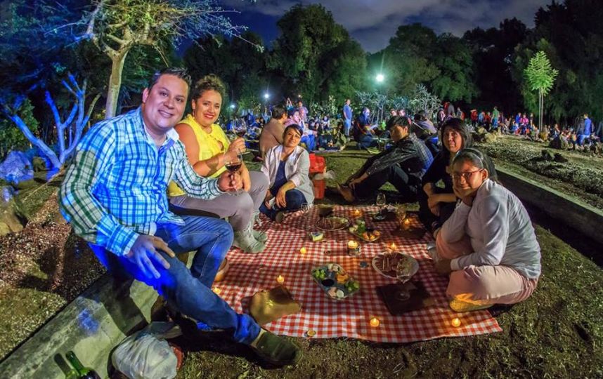 Noche de picnic y mariachi en Chapultepec