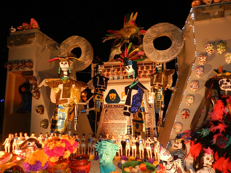 La Mega Ofrenda de la UNAM se muda a la Plaza de Santo Domingo