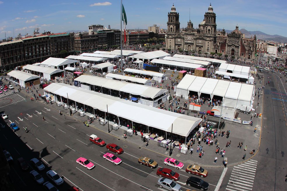 Arranca la Feria Internacional del Libro en el Zócalo