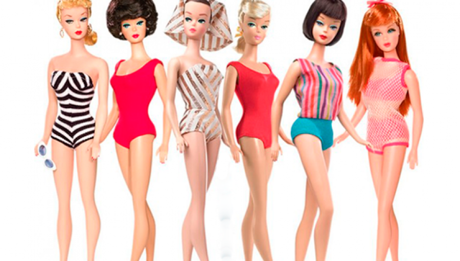 Barbie y sus amigas llenan de glamour el MUJAM