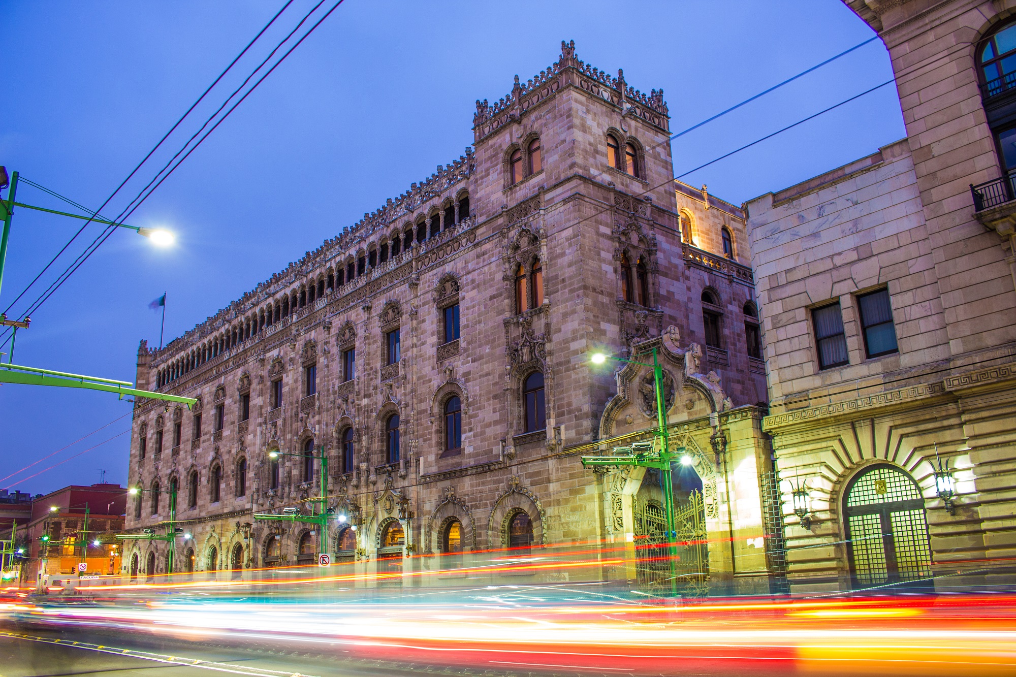 Feliz cumpleaños, hermoso Palacio Postal ?