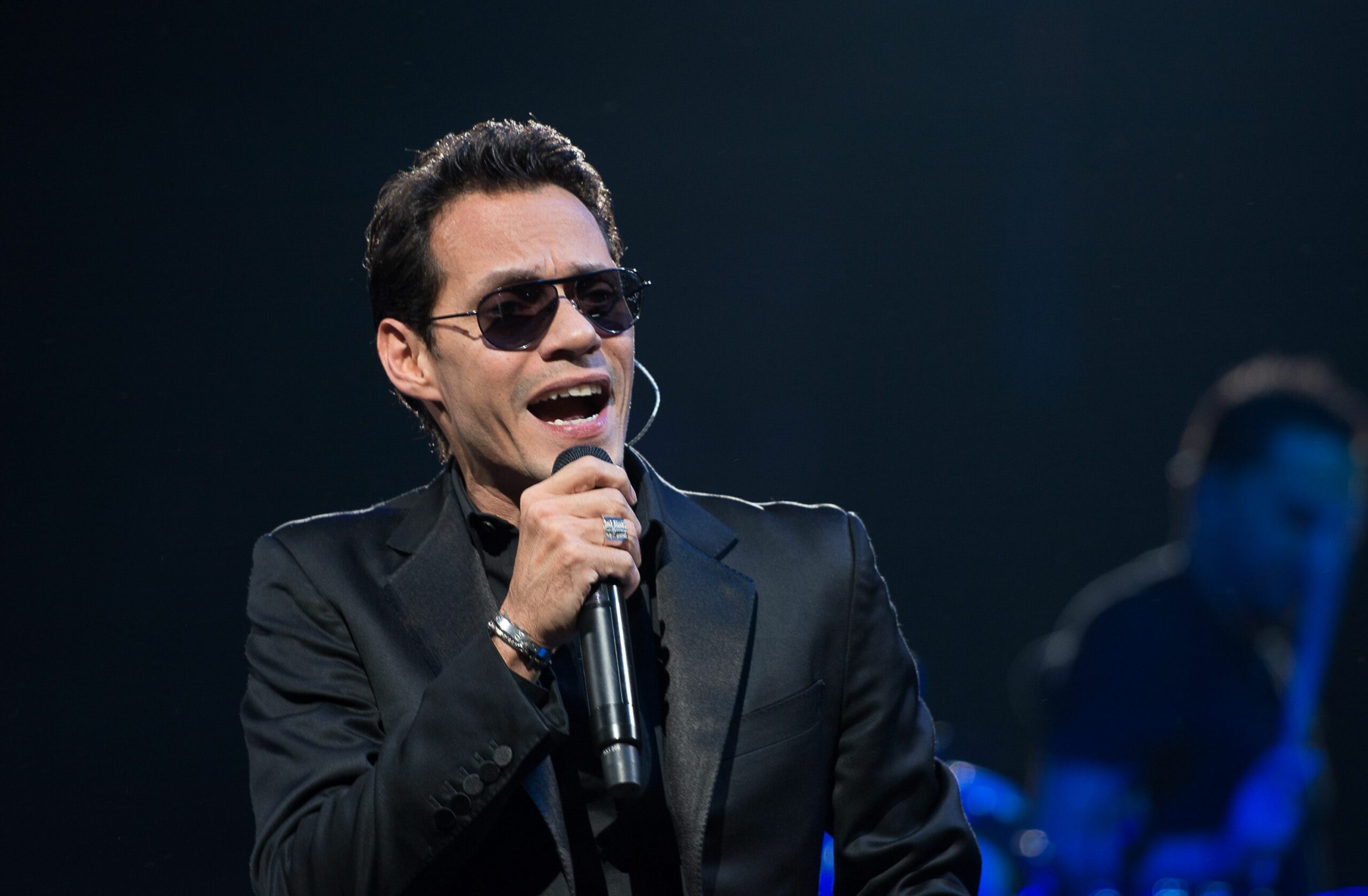 Disfruta de Marc Anthony Live!