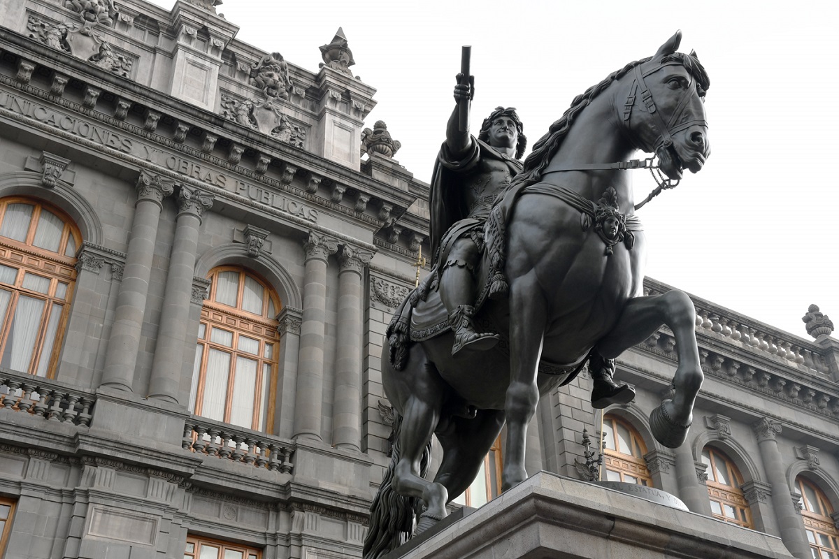 Redescubre la estatua de Carlos IV