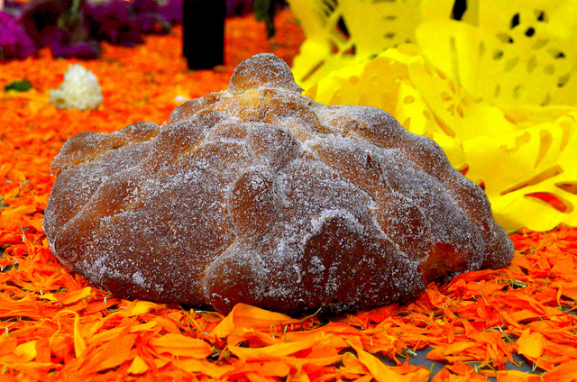 Dos festivales para deleitarse con pan de muerto y chocolate caliente