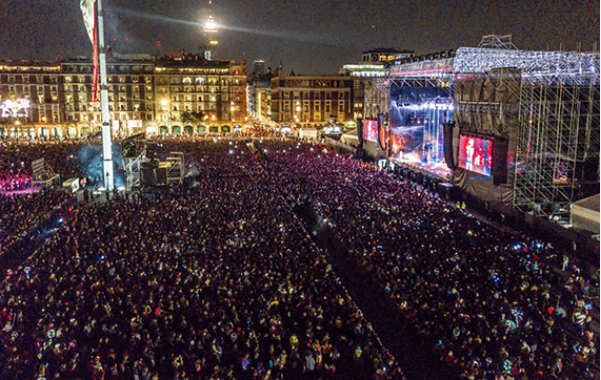 125 mil personas bailan y cantan con Timbiriche en el Zócalo