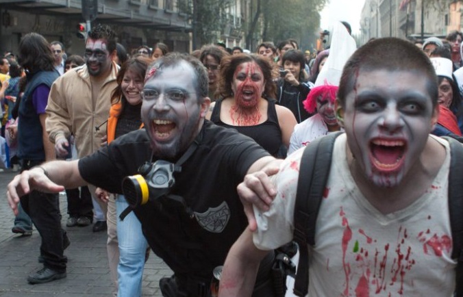 Apocalipsis Zombie en el Monumento a la Revolución