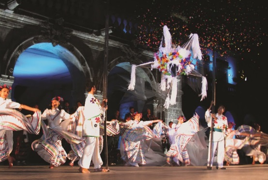 El Ballet Flolklórico de Amalia Hernández celebra Navidades en México en el Castillo de Chapultepec