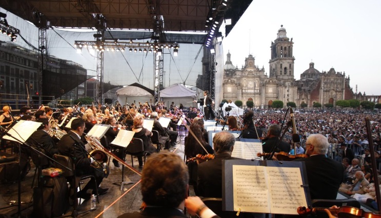 Disfrutaron capitalinos la Novena Sinfonía de Beethoven en el Zócalo