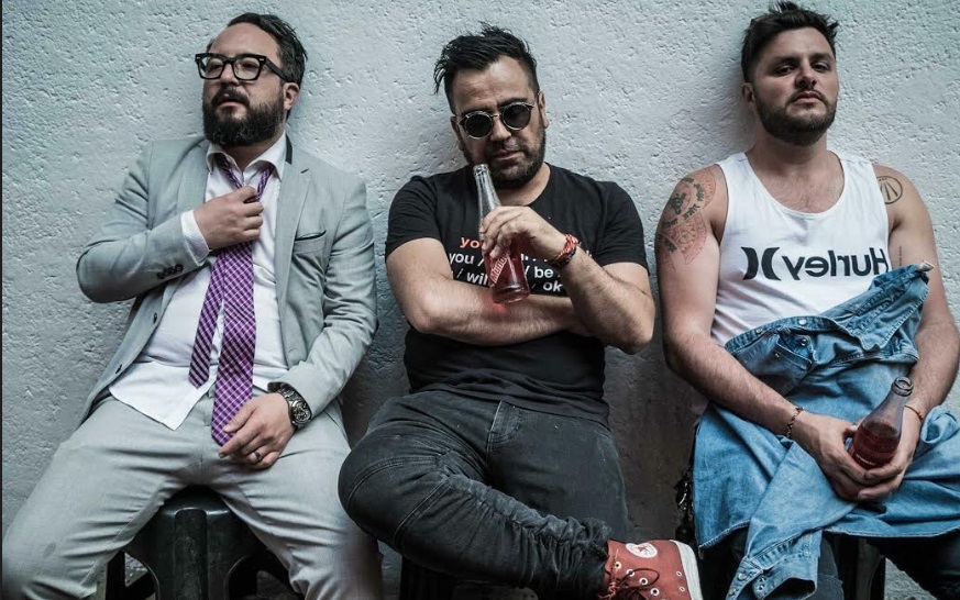 Los Tres Cochinotes: un bufete de deliciosa comedia