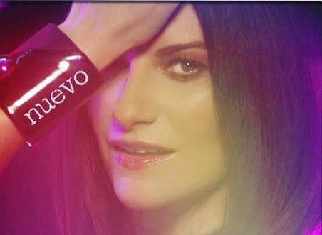 Laura Pausini lanza su segundo sencillo titulado Nuevo