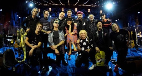 Los Auténticos Decadentes y Mon Laferte juntos en MTV Unplugged