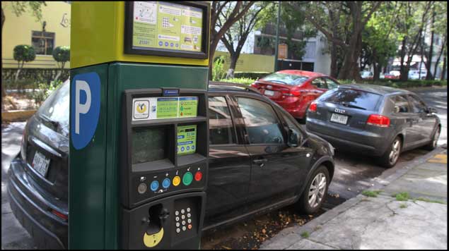 Reinicia cobro de parquímetros y colocación de “arañas”