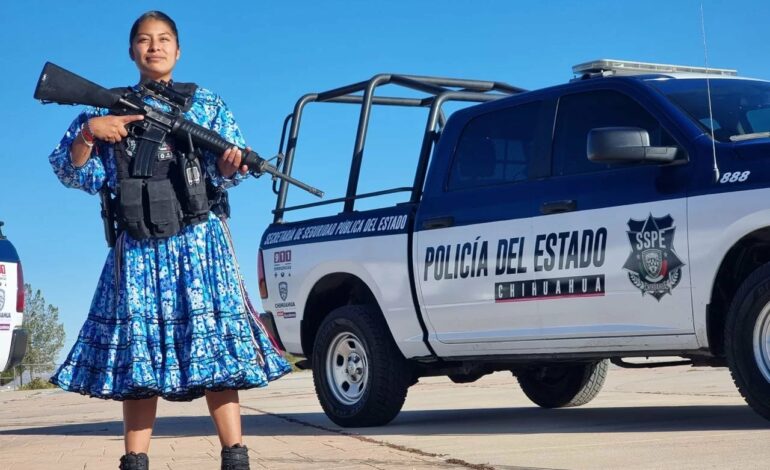 Mujer rarámuri cumple su sueño: ser policía en Chihuahua