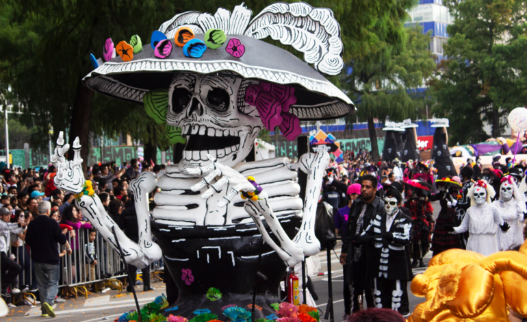 De Chapultepec al Zócalo: Gran Desfile de Día de Muertos 2022