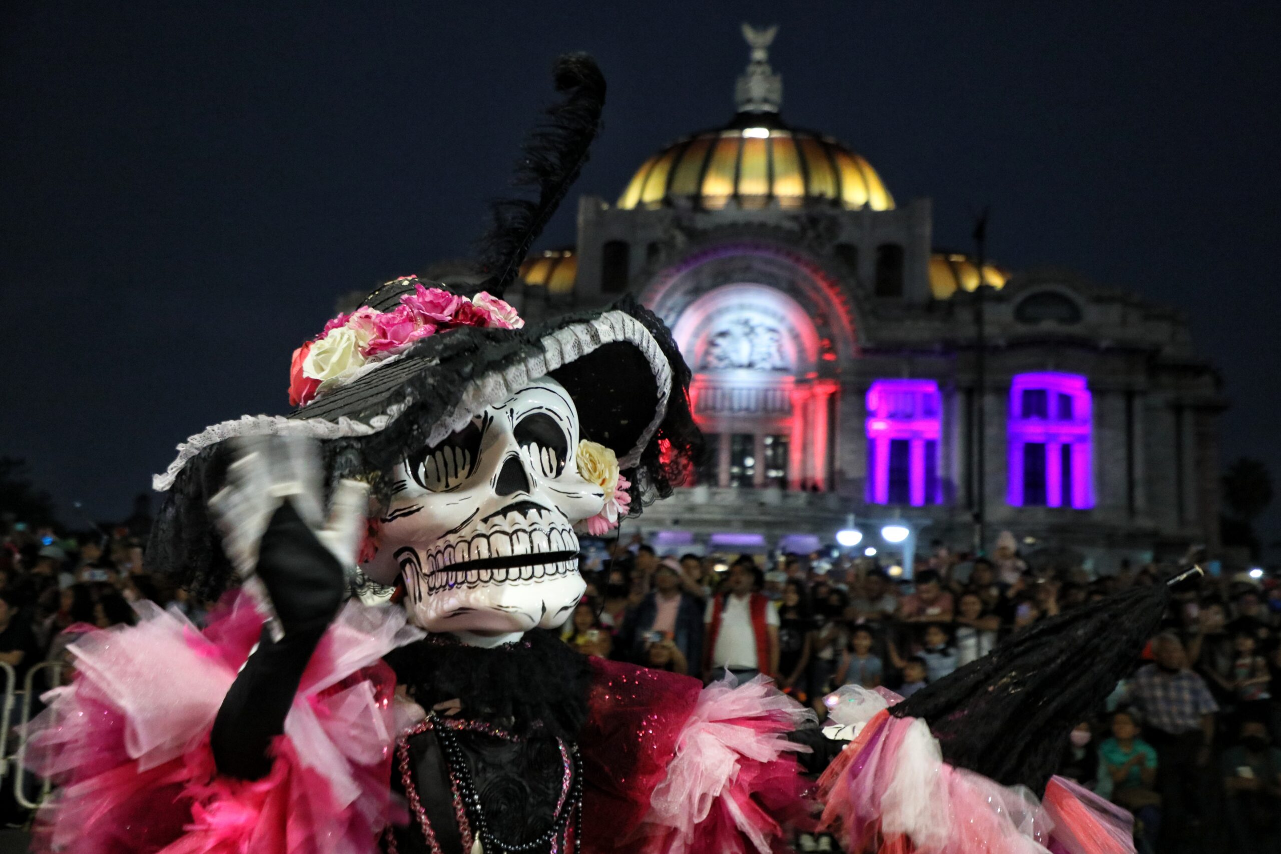 Más de un millón de personas en el Desfile de Día de Muertos