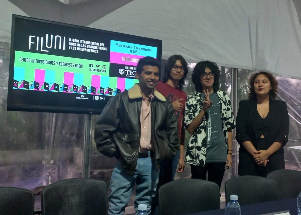 Presentan en la FILUNI libro con nuevos talentos literarios