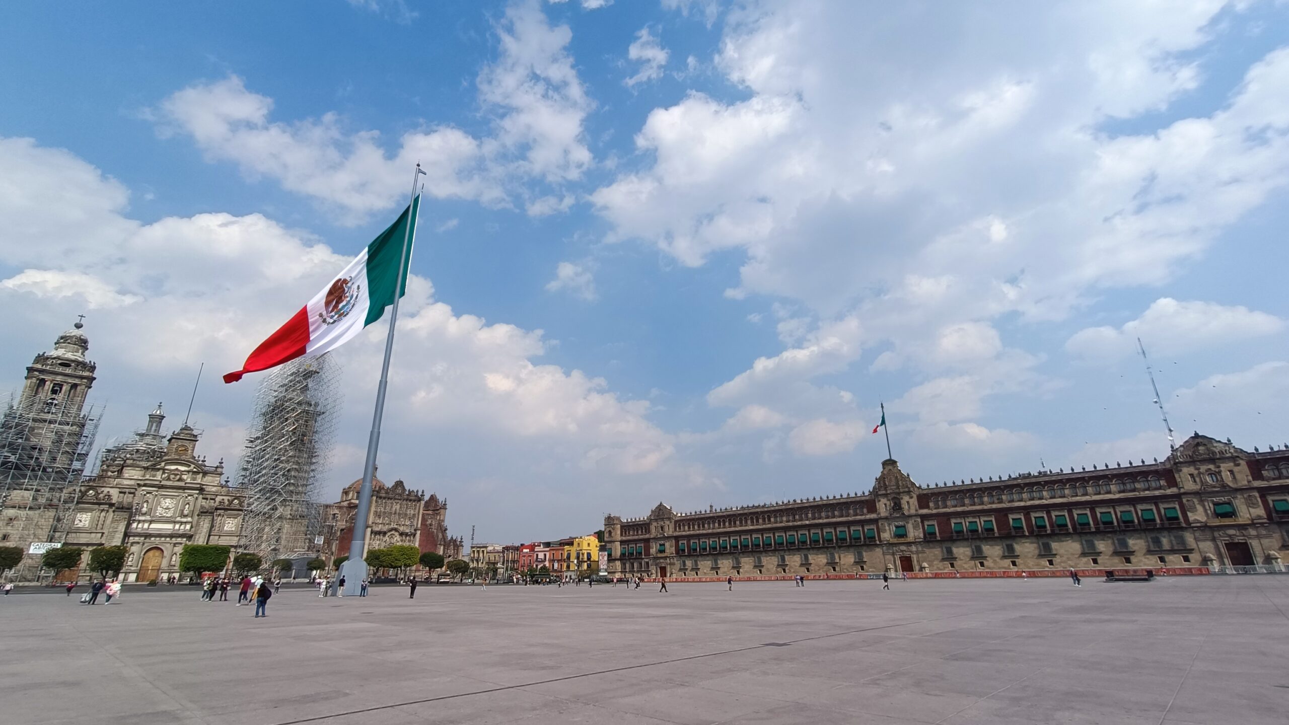 Proponen un Zócalo totalmente peatonal